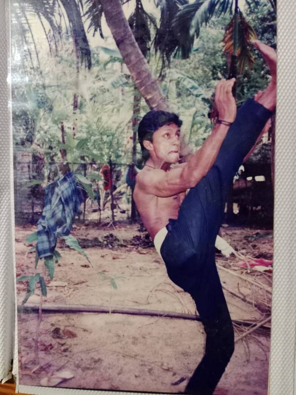 യുവാവായ ശിവജി കാർത്തികേയൻ കളരി അഭ്യാസത്തിൽ
